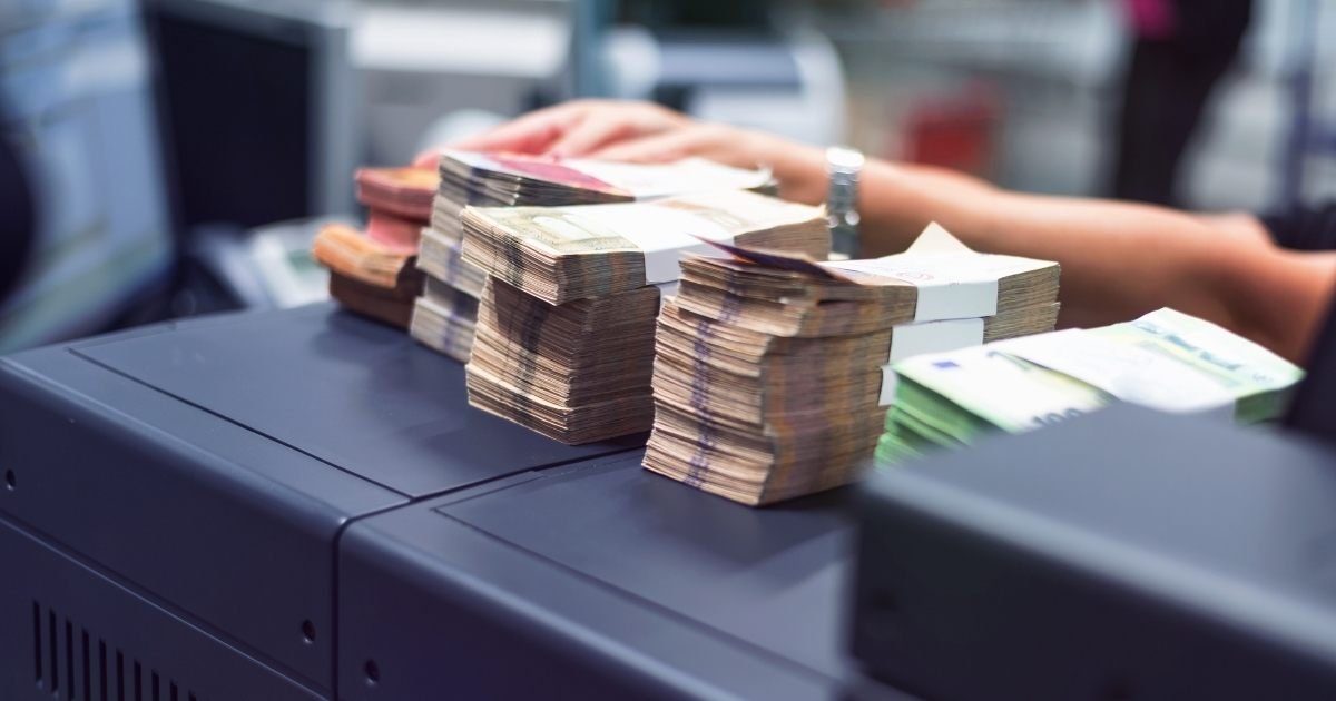 Kenapa Tak Simpan Je Dalam Bank